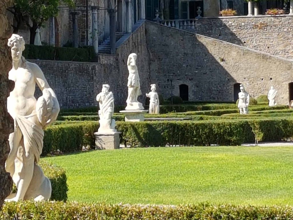 Giardino all'italiana e Statue di Volta Mantovana